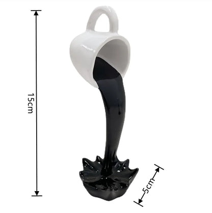 Escultura Xicara de Café Flutuante Derramando / Meu Luxo