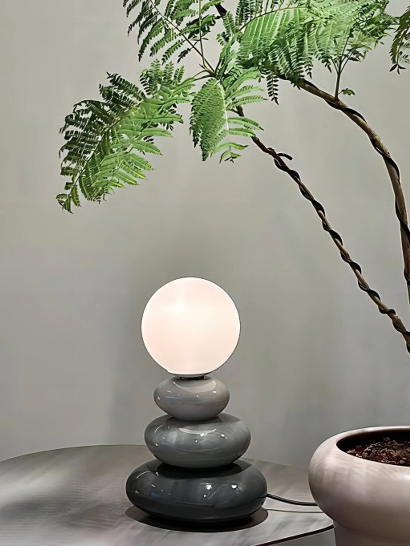 Candeeiro de Mesa em Cerâmica Cinza / Meu Luxo