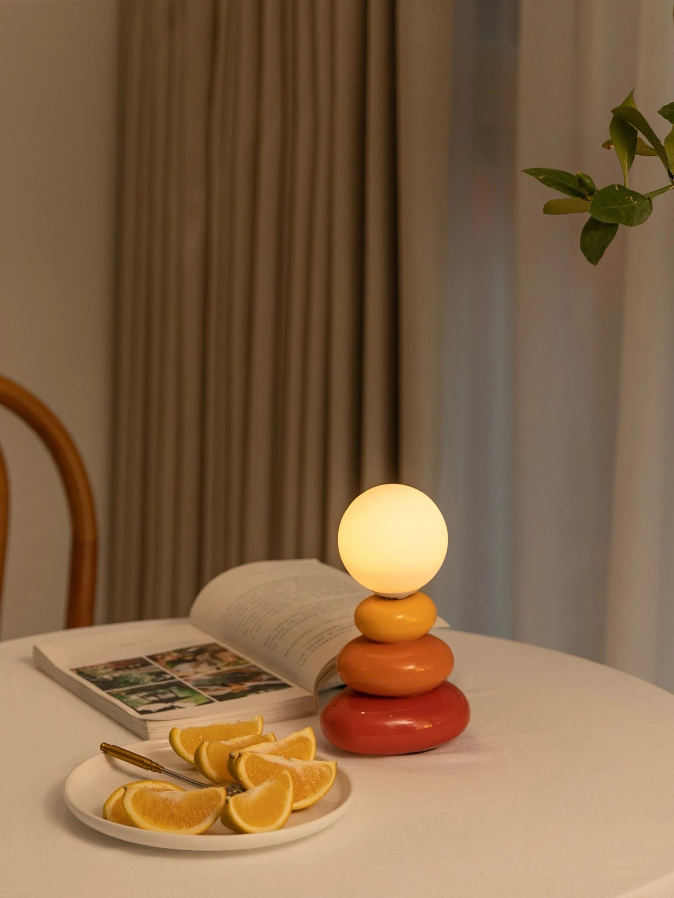 Candeeiro de Mesa em Cerâmica Laranja  / Meu Luxo