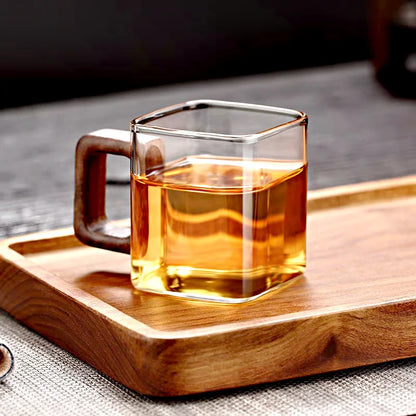 Caneca de Vidro com Alça de Madeira de Nogueira