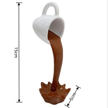 Escultura Xicara de Café Flutuante Derramando / Meu Luxo
